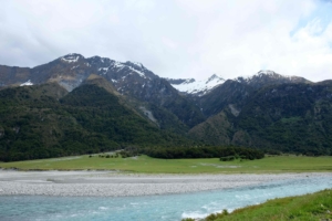 Widely meandering glacial river Glacial riverbeds