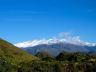 It had snowed the day before so starting out, the peaks were perfectly dusted in white fresh snow mt aspiring